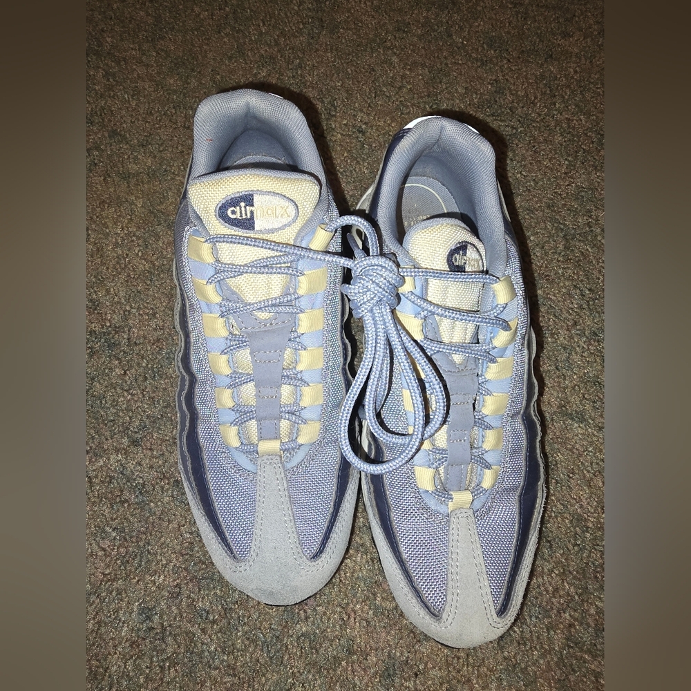 Women's Sz8 Air Max